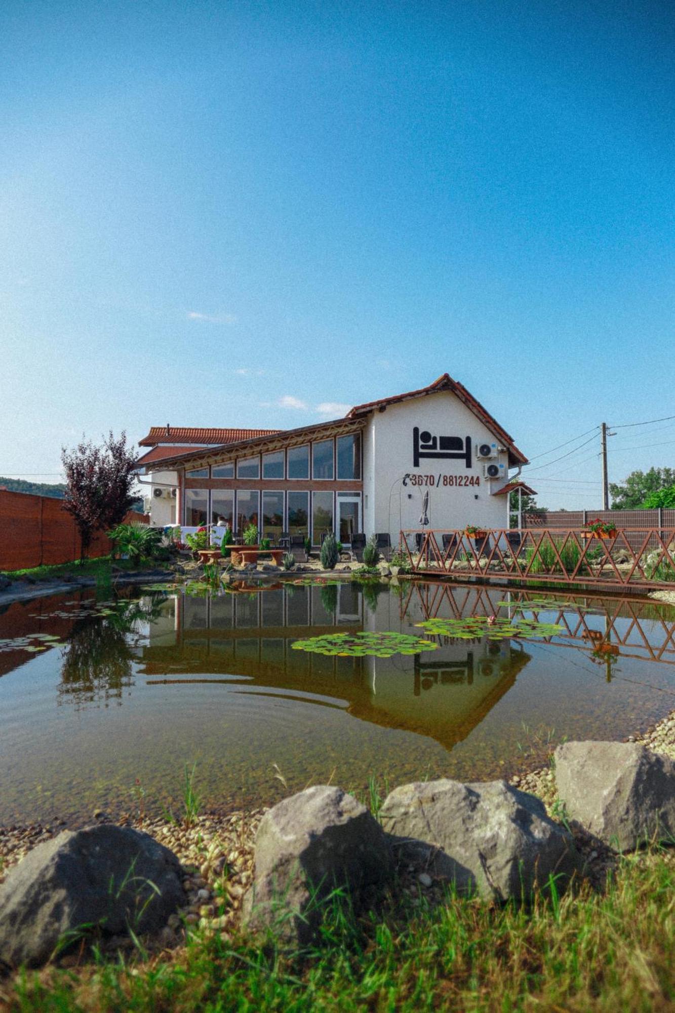 Megnyugtat-Lak Apartmanhaz Demjén エクステリア 写真