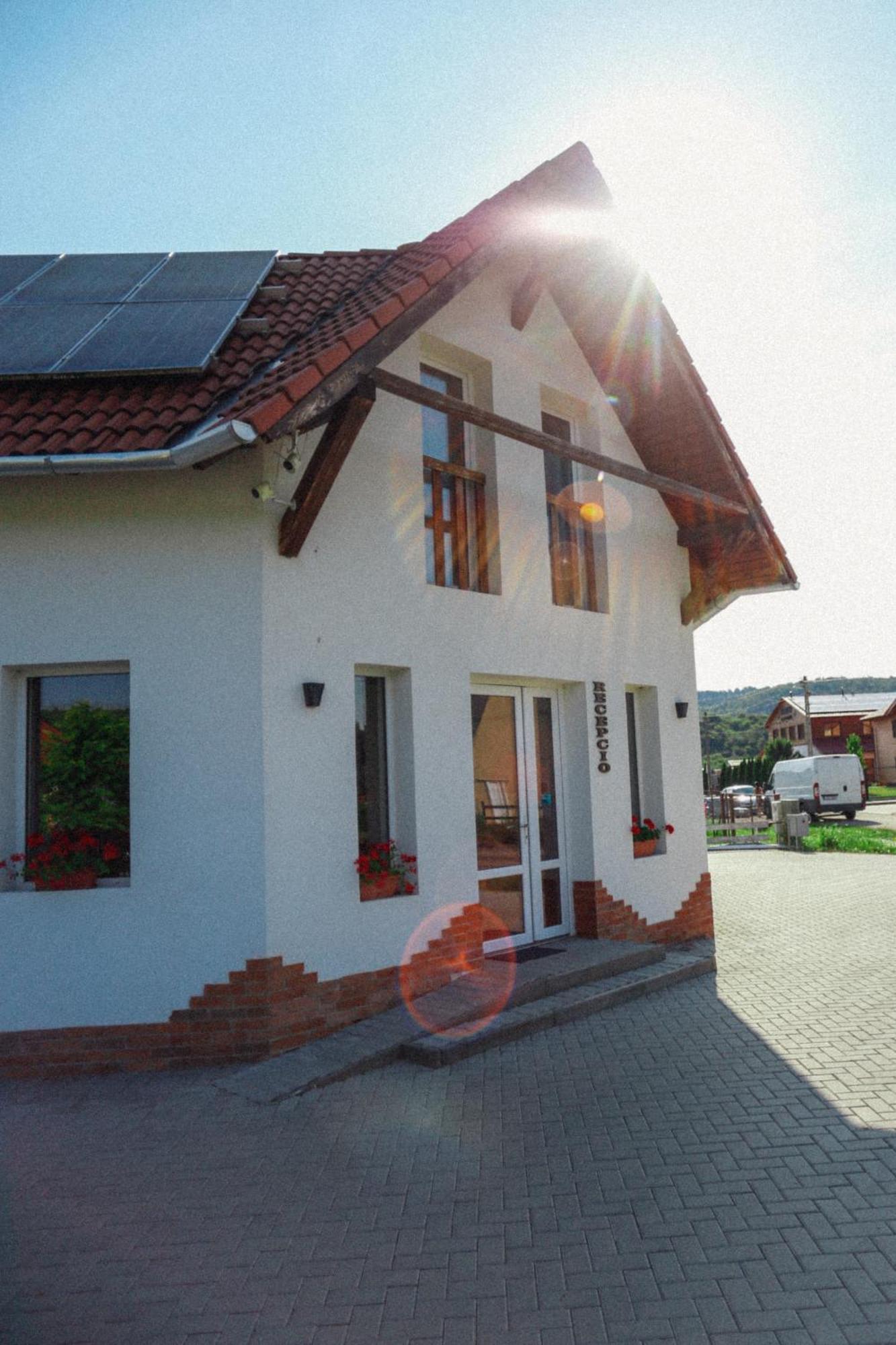 Megnyugtat-Lak Apartmanhaz Demjén エクステリア 写真